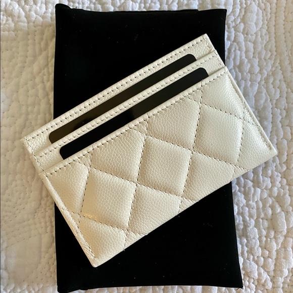 ‼️SOLD‼️NEW 21C Chanel Card Holder Winter White - Picture 9 of 9
